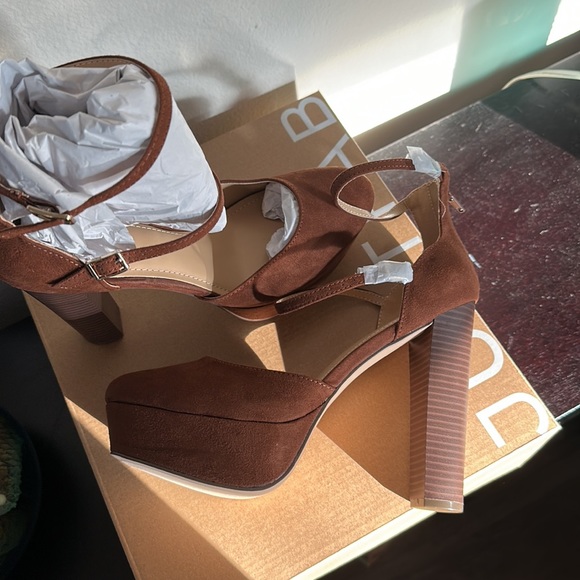 Women high heels NIB 4” - Picture 5 of 5